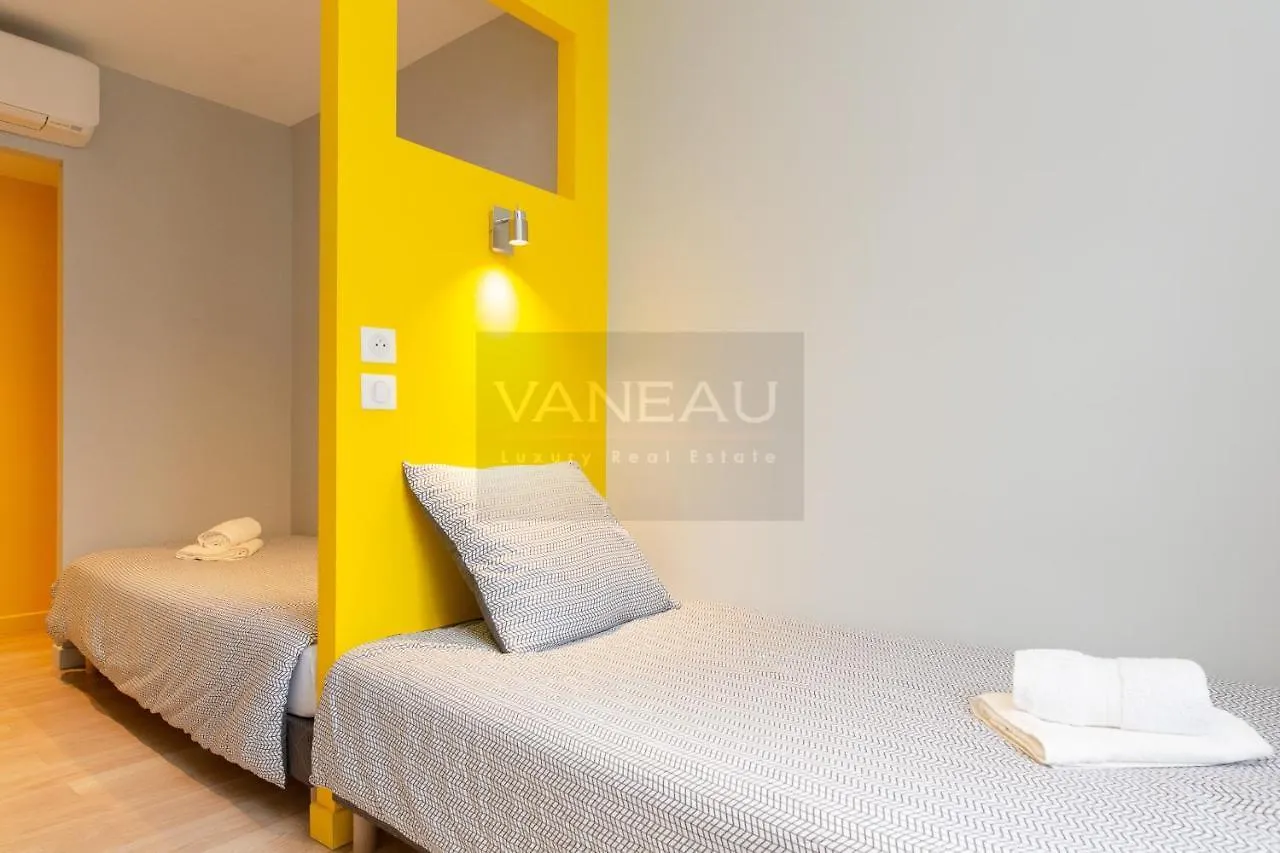 Apartment 2 Bedroom At 2 Minutes From The Palais Cannes France