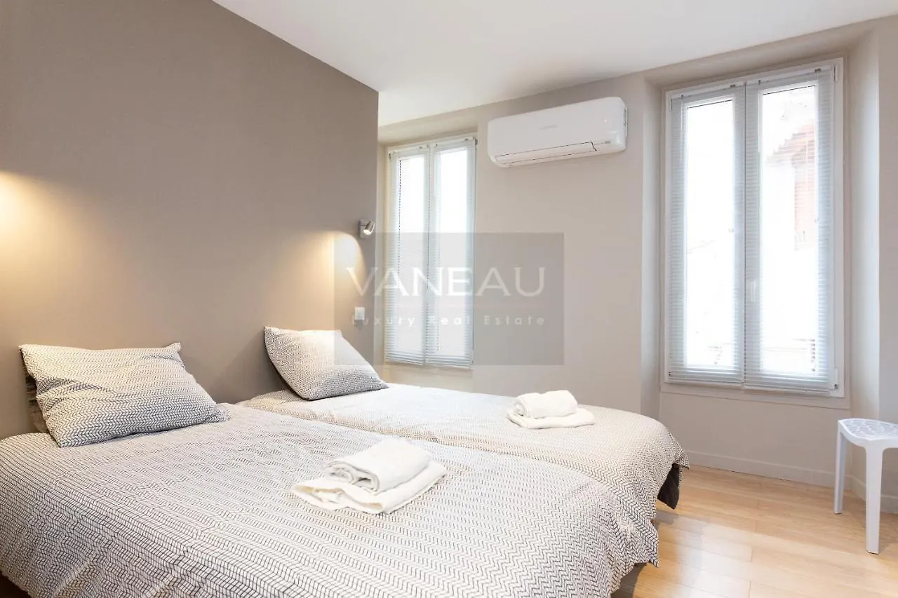 2 Bedroom At 2 Minutes From The Palais Cannes France