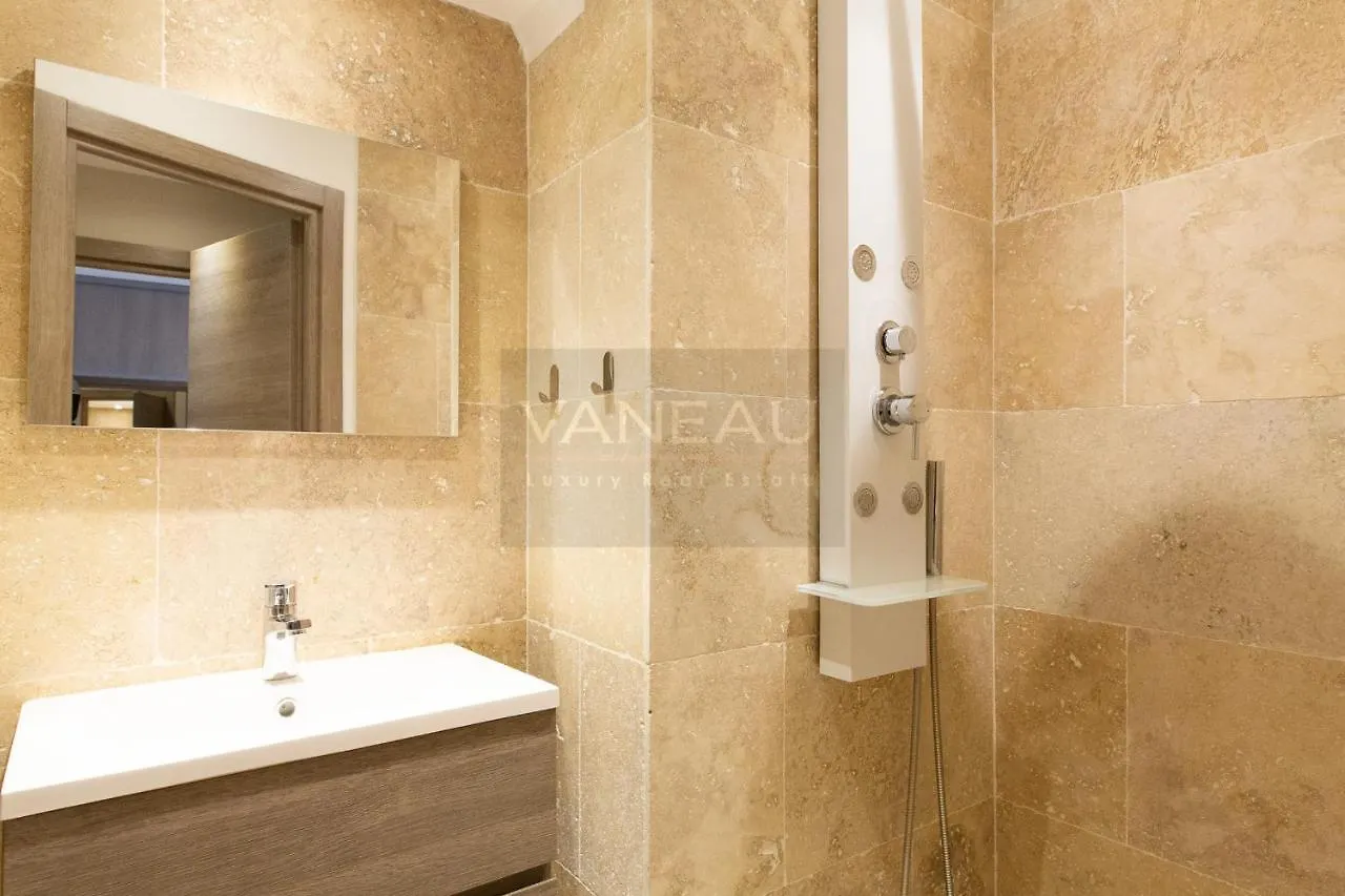 2 Bedroom At 2 Minutes From The Palais Cannes 0*,